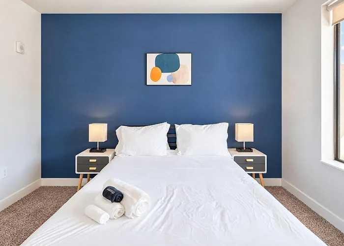 Apartment Dt 1bd With Pool Gym Parking Wd *