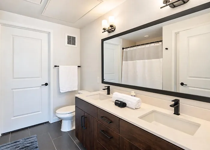 Apartment Dt 1bd With Pool Gym Parking Wd *